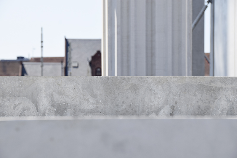 PAPIRØEN - betonelementer, bygningerne rejser sig på byggepladsen