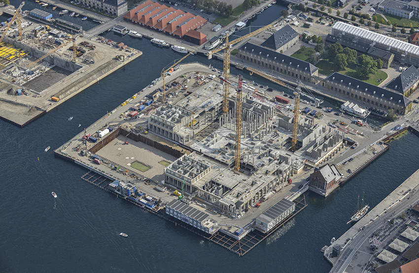 PAPIRØEN - luftfoto over byggepladsen september 2021